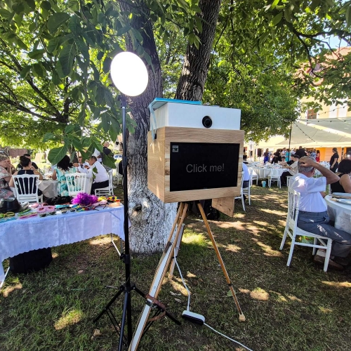 ÎNCHIRIERE PHOTOBOOTH - AMINTIRI FOTO DE LA EVENIMENTUL TĂU