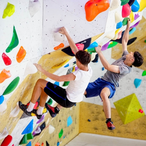 DESCOPERĂ-ȚI FORȚA! – INSTRUCTAJ DE BOULDERING ÎN GRUP