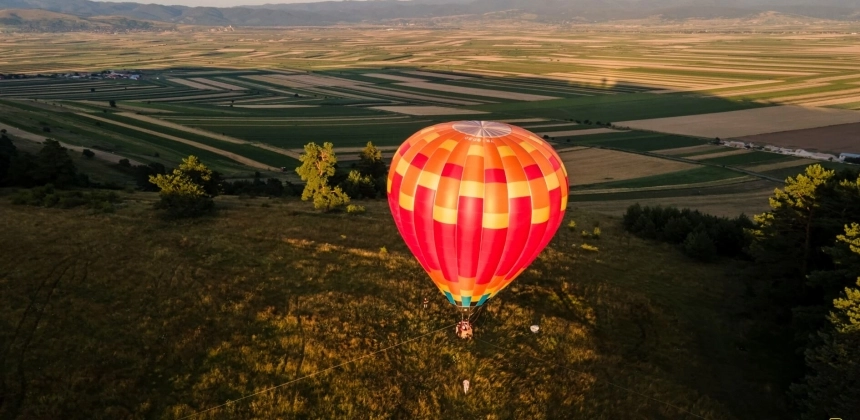 ZBOR CU BALONUL - FAMILY & FRIENDS