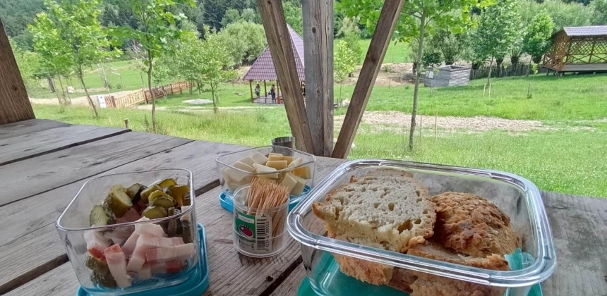 EXCURSIE CU E-BIKE LA CETATEA IKA, CU PICNIC
