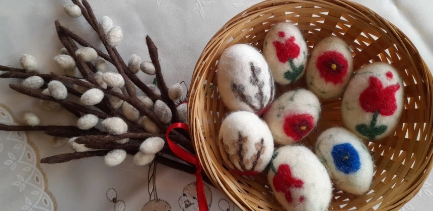 FĂ-ȚI PROPRIA PERNĂ DE SCAUN DIN PÂSLĂ!