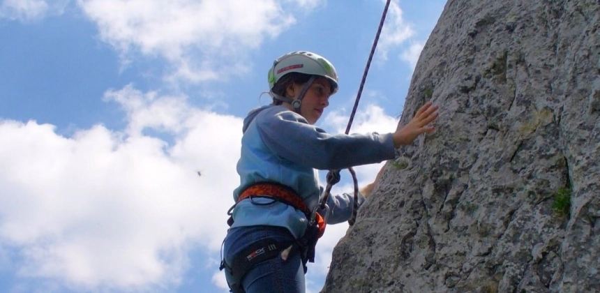 AVENTURĂ VERTICALĂ: TESTEAZĂ-ȚI LIMITELE!