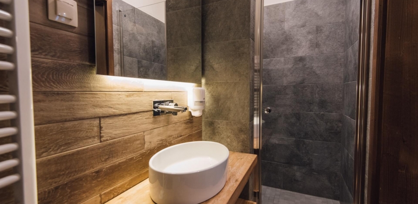 PANORÁMA, WELLNESS, ROMANTIKA – KETTESBEN A MADARASI GYOPÁRBAN