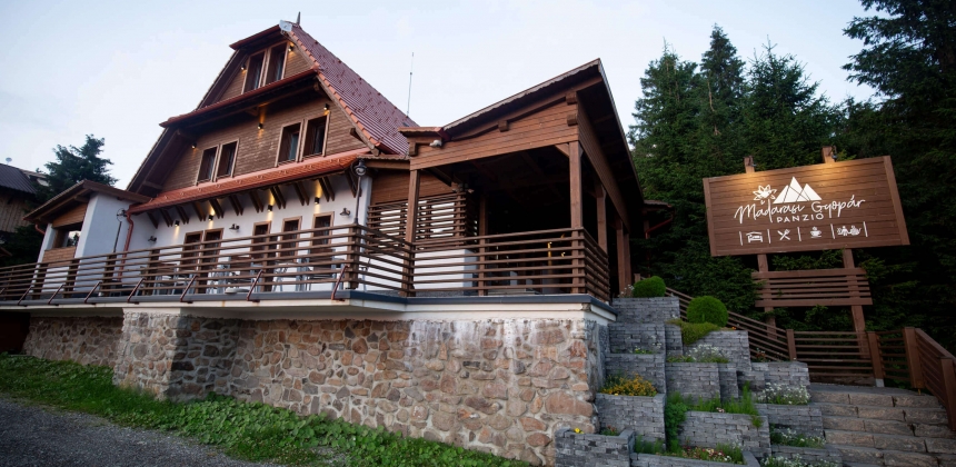 NATURĂ, WELLNESS ȘI MESE INCLUSE – RELAXARE COMPLETĂ ÎN MUNȚI