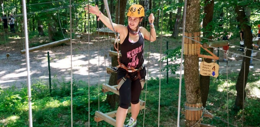 EXPERIENȚĂ LA ÎNĂLȚIME, APROAPE DE CLUJ – BILET ADRENALIN PARK