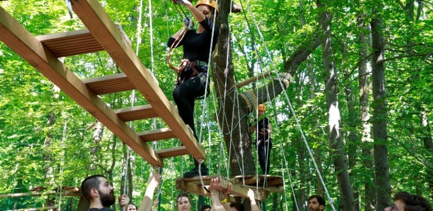 ADVENTURE DAY – EXPERIENȚĂ DE TEAM BUILDING LA ADRENALIN PARK