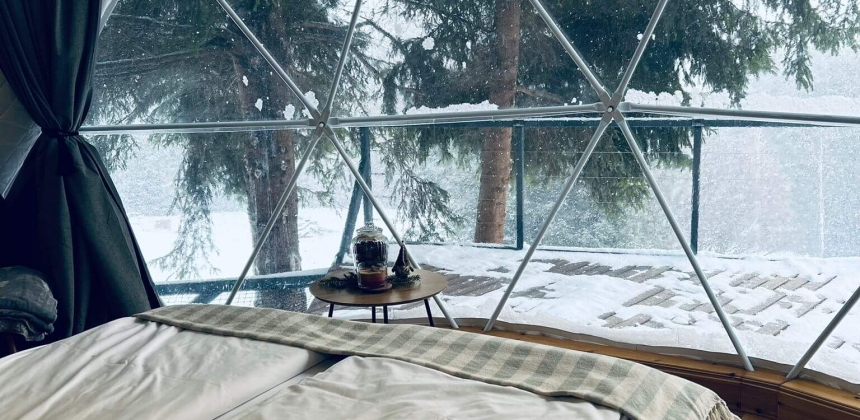 PANORÁMÁS GLAMPING ÉLMÉNY A FENYVESEK KÖZÖTT