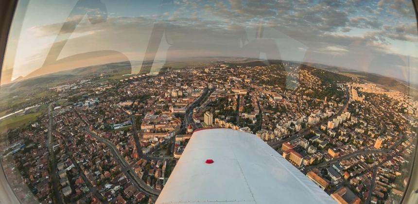 DE LA TÂRGU MUREȘ LA SOVATA – ZBOR PANORAMIC CU AVIONUL