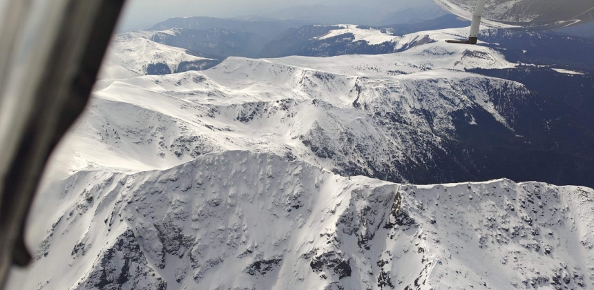 ZBOR PANORAMIC PESTE MUNȚII LEGENDARI AI TRANSILVANIEI