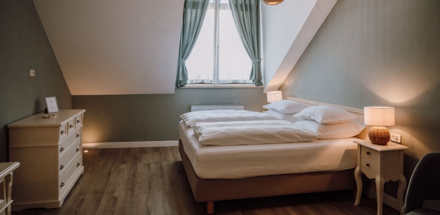 RELAXARE ÎNTRE ZIDURILE UNUI CONAC ISTORIC